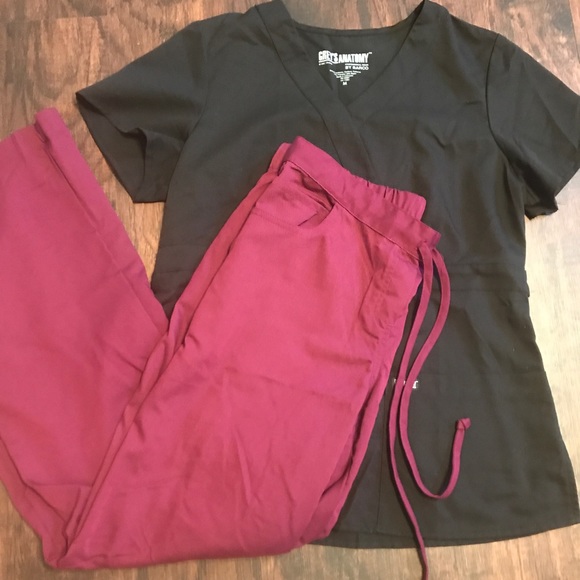 Women's Scrubs (NEW) Bundle: $70 or $10/item - Picture 3 of 5
